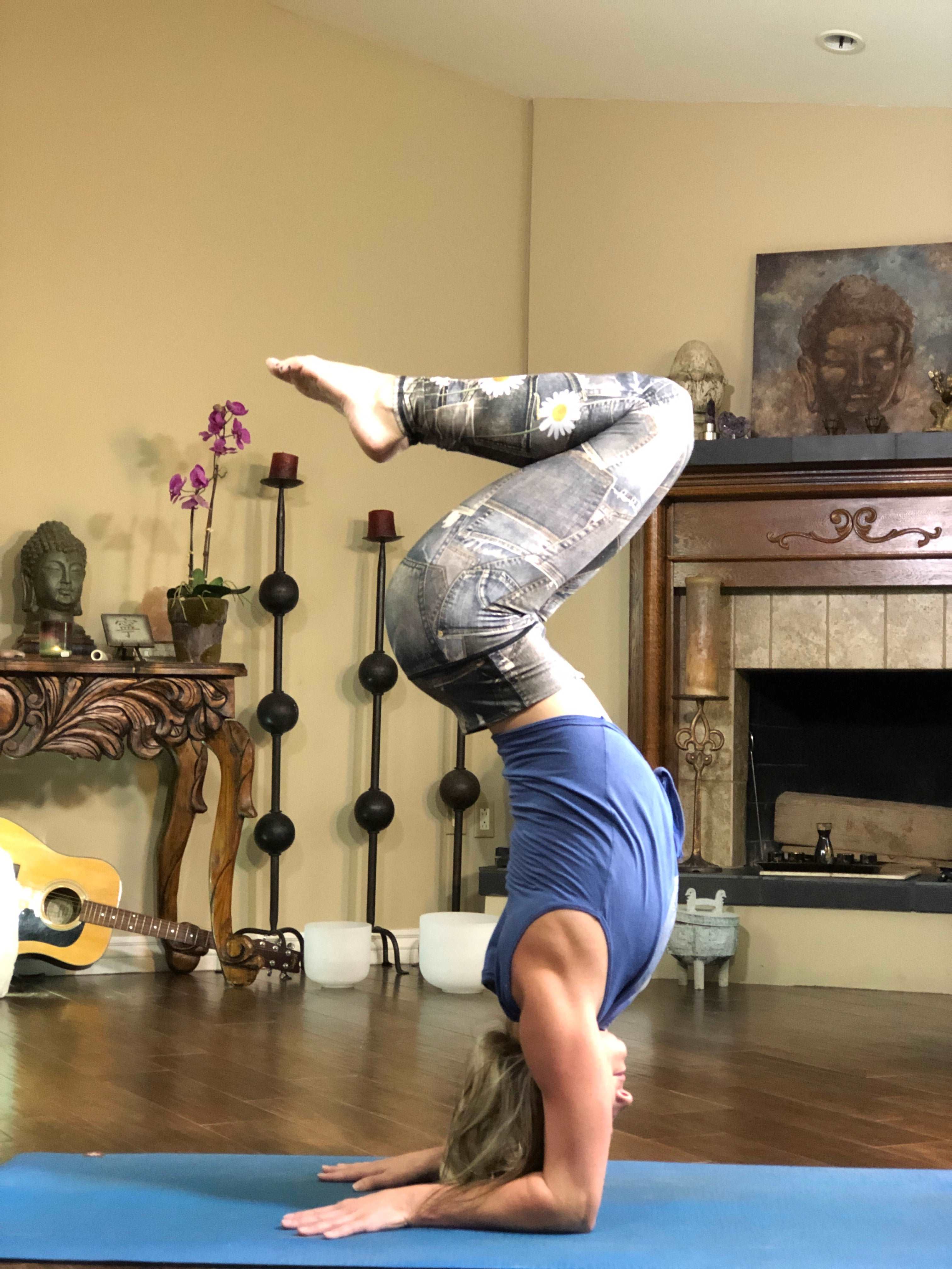Yoganastix Eco-friendly DenimPockets with Daisies Leggings
